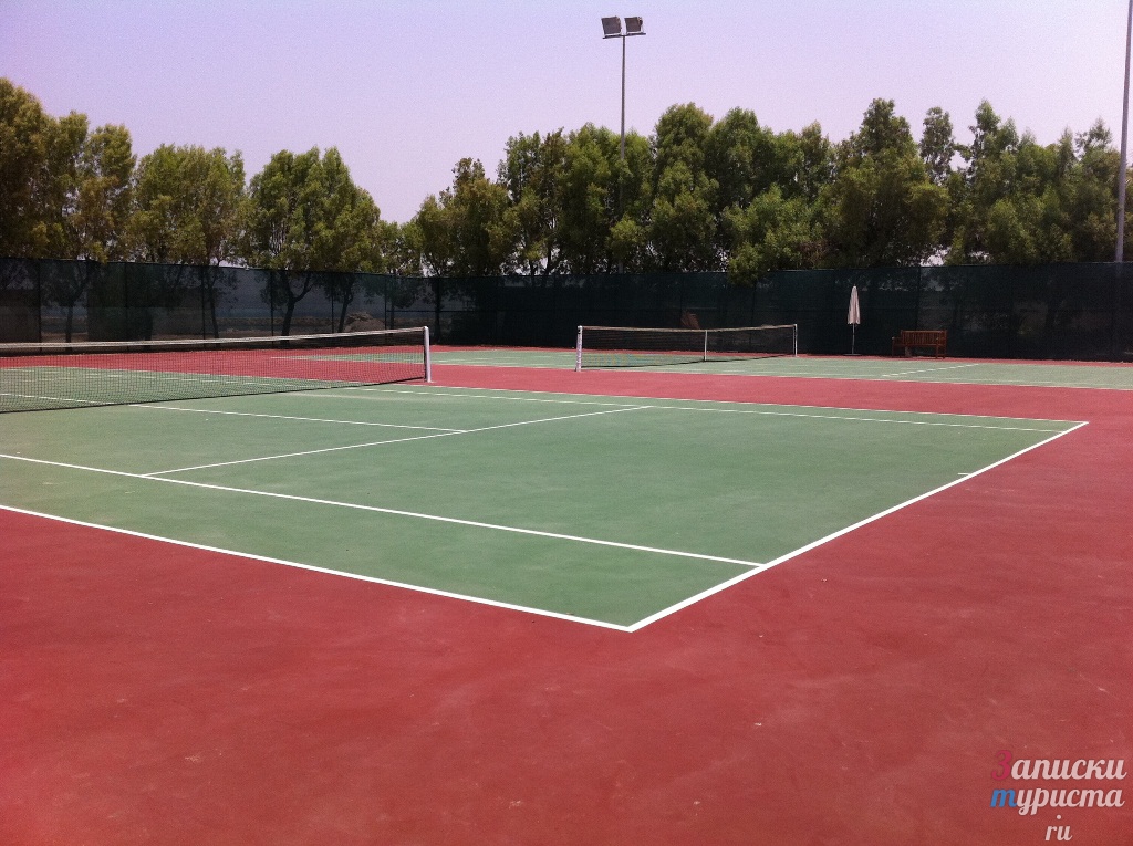 Теннисное поле в Ajman Kempinski Hotel